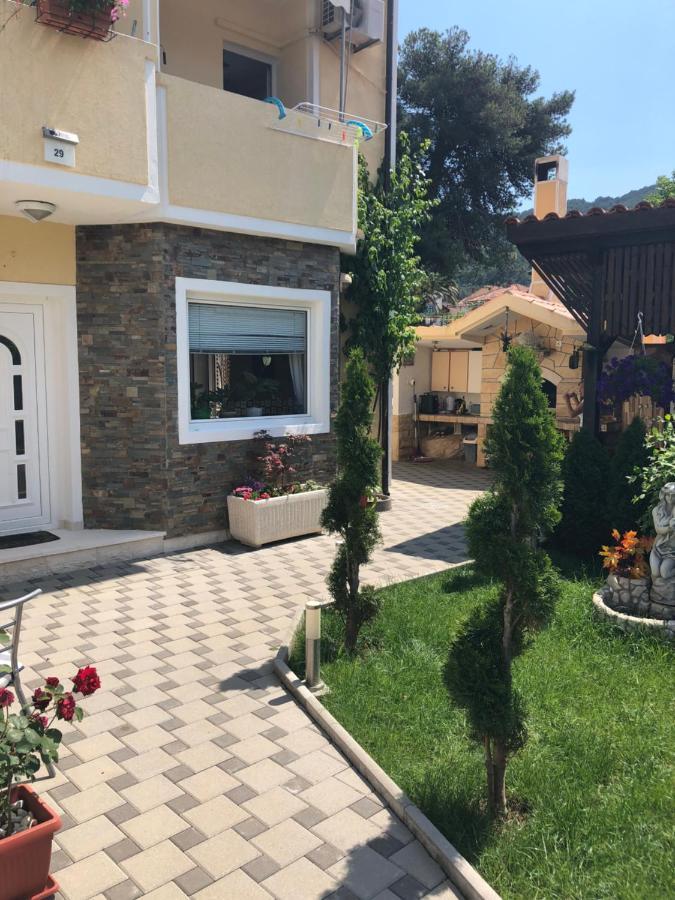 Apartments 2 Ivankovic Stari Grad  Exterior photo